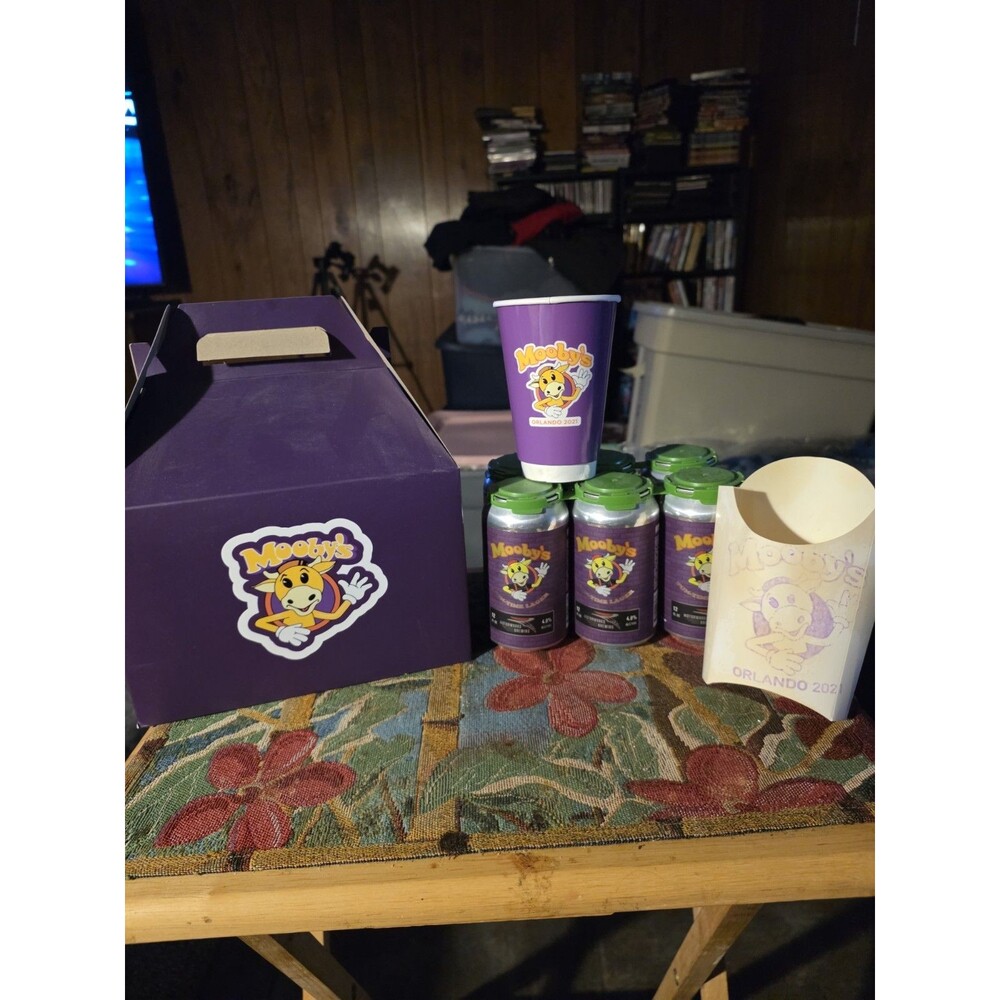 Large Moobys Lot Kevin Smith Beer Cans Cup Lunchbox Bag+ Clerks 2 Orlando Event